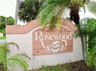 9835 Three Lakes Cir, Boca Raton, FL 33428