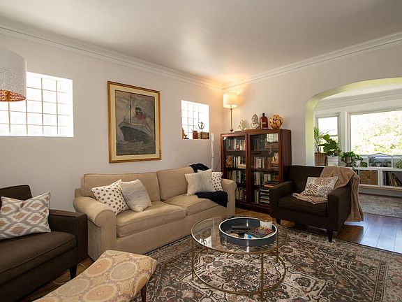 5th image of 620 Elgin Ave APT 2