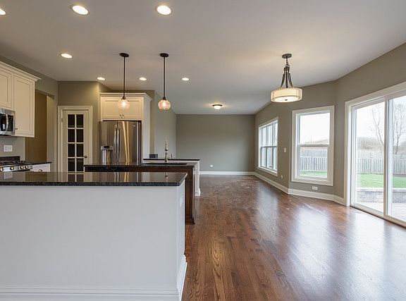 3rd image of 12103 S Red Clover Ct
