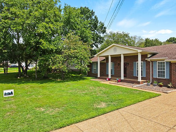 3rd image of 365 Clearlake Dr W