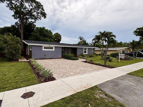 4th image of 2248 SW 34th Avenue
