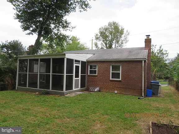 3rd image of 4218 Matthews Ln