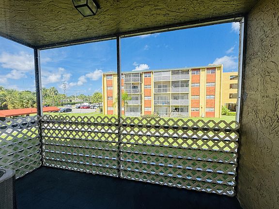 4th image of 3700 NW 21st St APT 211