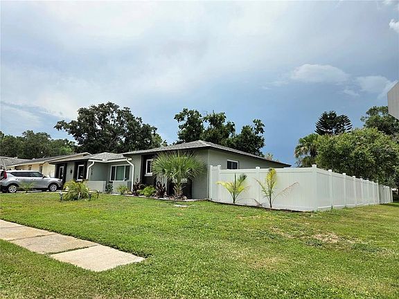 3rd image of 2245 ELIZABETH DRIVE
