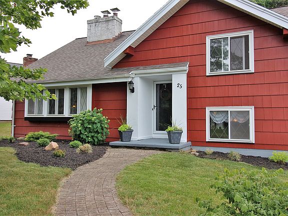 3rd image of 25 Yellowstone Dr