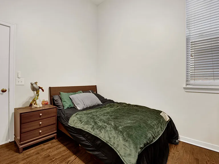 2143 N Western Ave #1F — Photo 10
