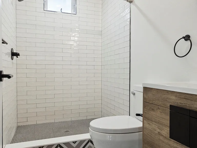 1533 N Sydenham St #A — Photo 15