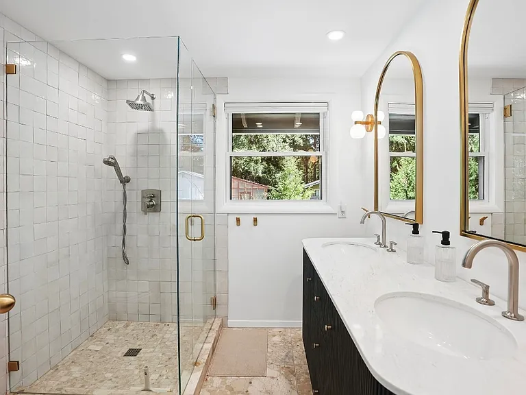 260 NW 114th Ave — Photo 38