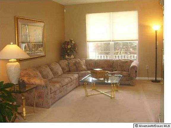 2nd image of 15 Saddlebrook Dr