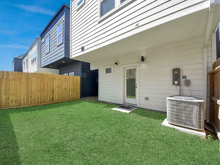 3010 Jensen Springs Ln — Photo 45