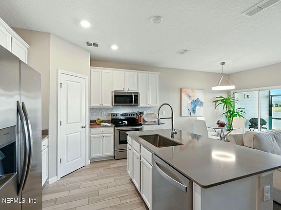 5th image of 12739 JOSSLYN Lane