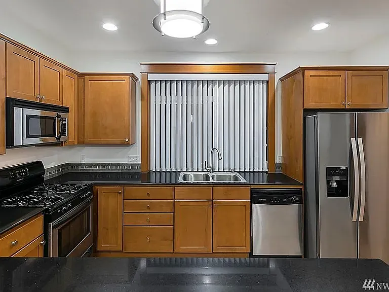 4312B 8th Ave NE — Photo 9