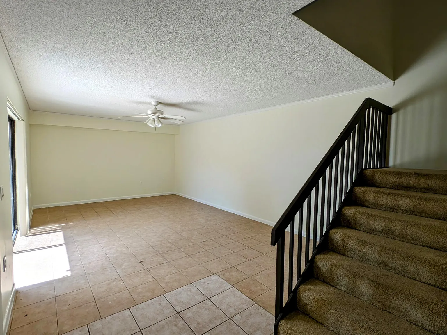 2 bed, 2.5 bath, 1288 sqft, $2,100 — Photo 3