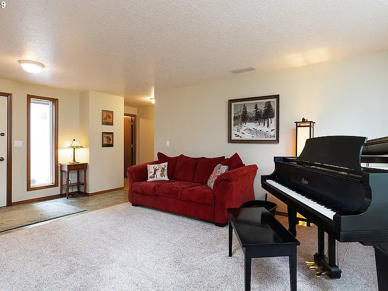 8061 SW 160th Ave — Photo 4
