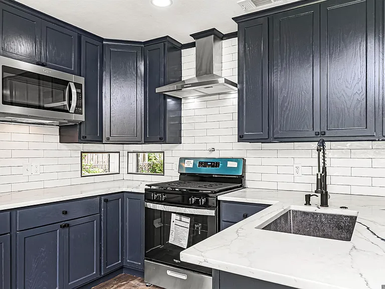 535 Thornwood Dr — Photo 12