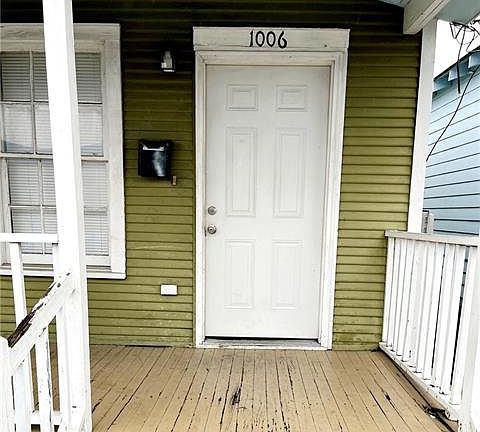 2nd image of 1006 Newton St