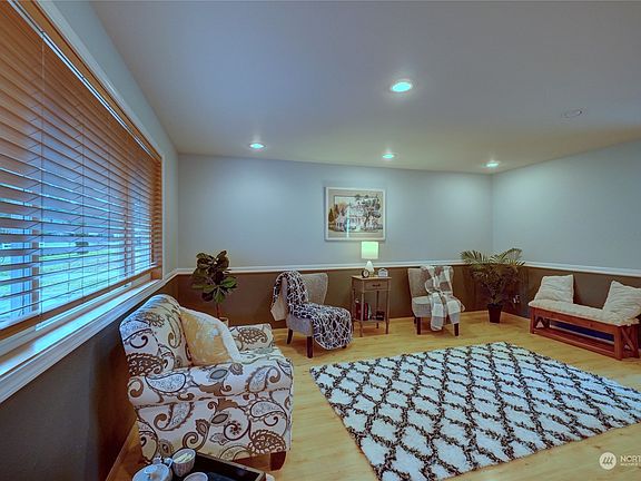 4th image of 12216 114th Avenue E