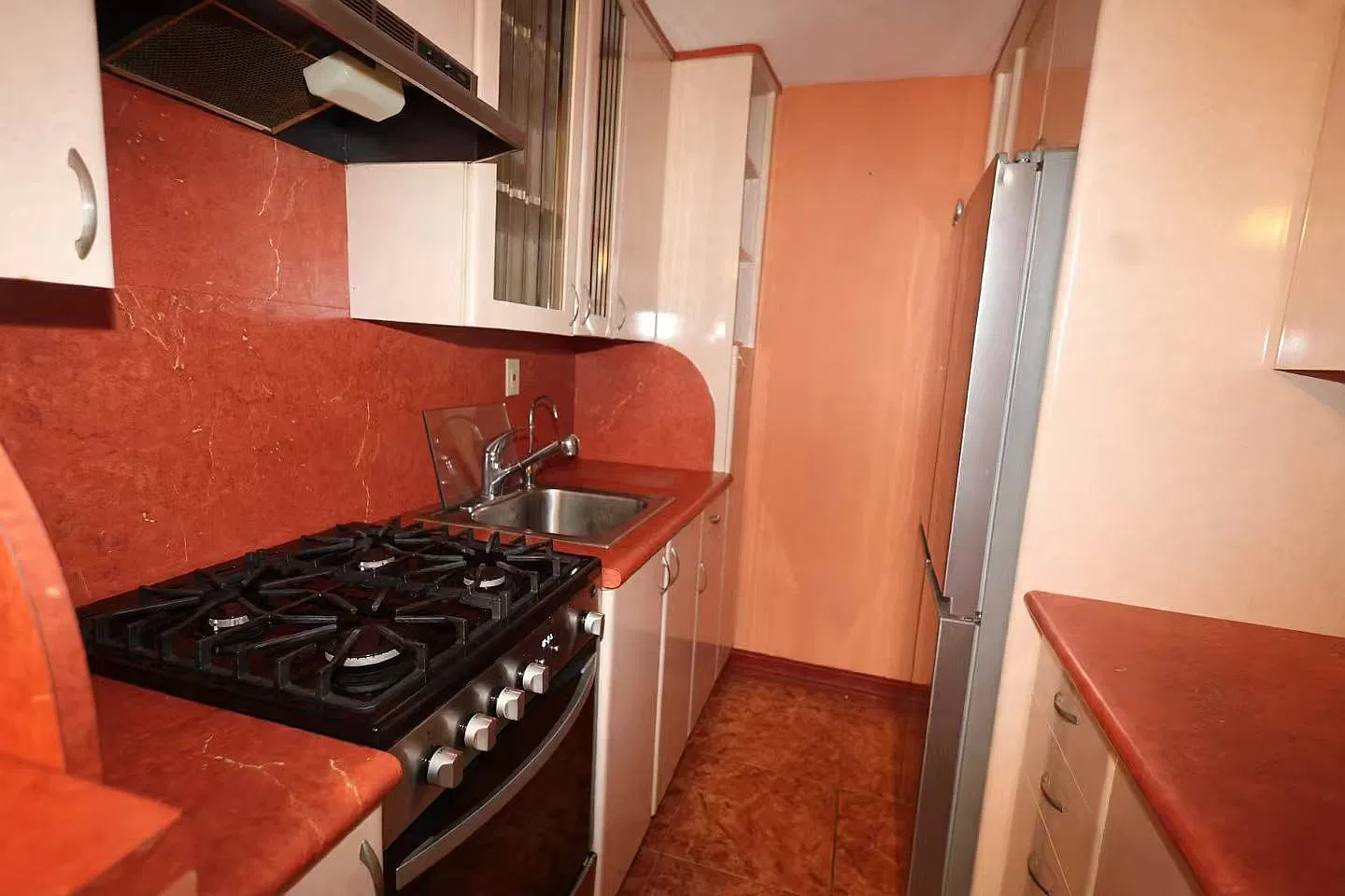 Studio, 570 sqft, $2,000 — Photo 2