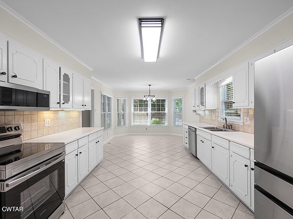 2nd image of 299 Edenwood Dr