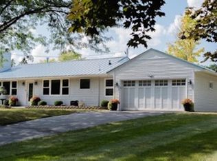 628 Reynoldswood Rd, Dixon, IL 61021