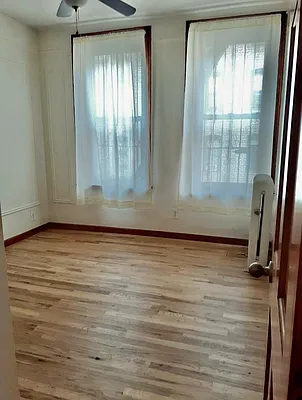 Rented by Amorelli Realty | media 14