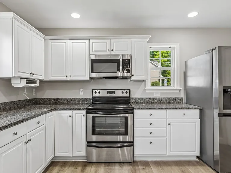 2601 Danbury Cir — Photo 13