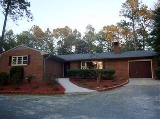 75 Pine Ridge Dr, Whispering Pines, NC 28327