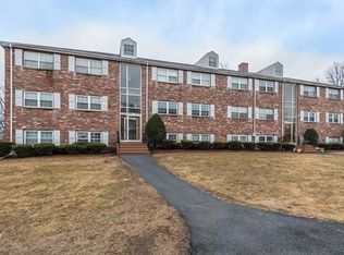 88 Edgelawn Ave APT 7, North Andover, MA 01845