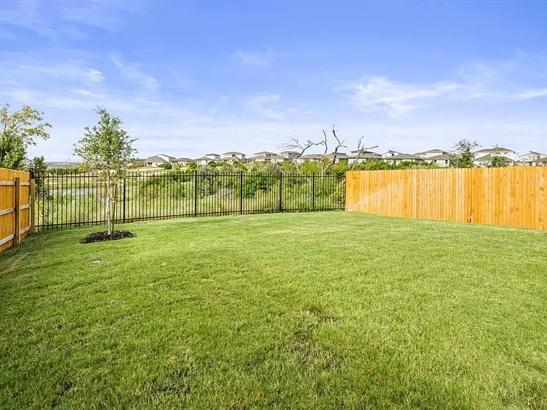 7911 Linda Michelle Ln — Photo 23
