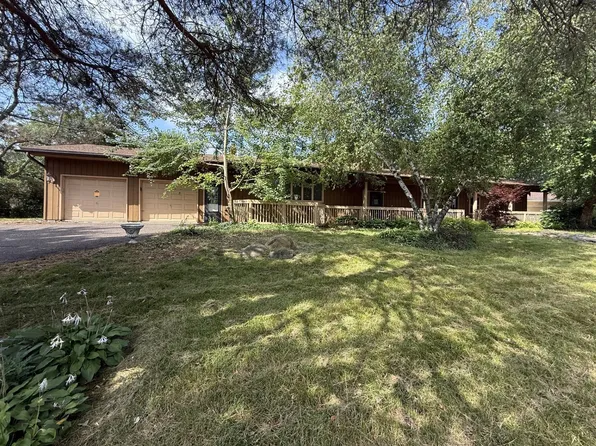 4497 S Oak Leaf Ct, Saint Paul, MN 55127