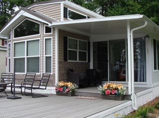 720 Bayside Ln, Coldwater, MI 49036