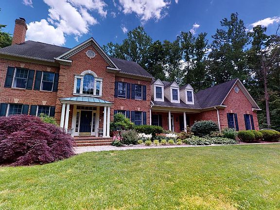 4th image of 2027 Penderbrooke Dr