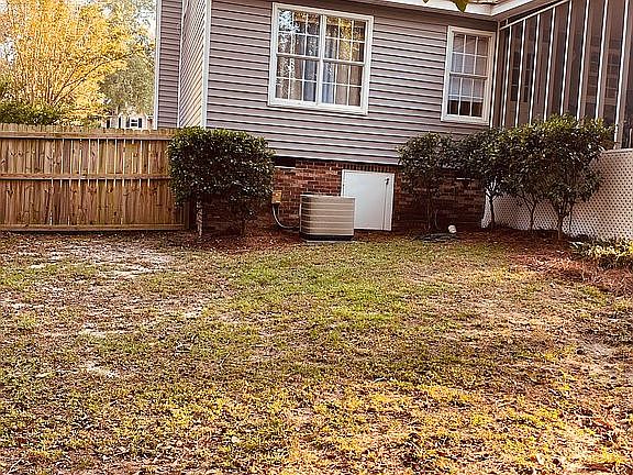 4th image of 1860 Hidden Hills Dr