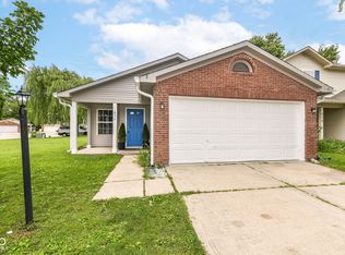 652 Meadows Edge Ln, Indianapolis, IN 46217
