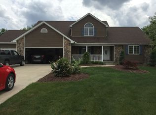 2152 Squirrel Run Ct, Mineral Ridge, OH 44440