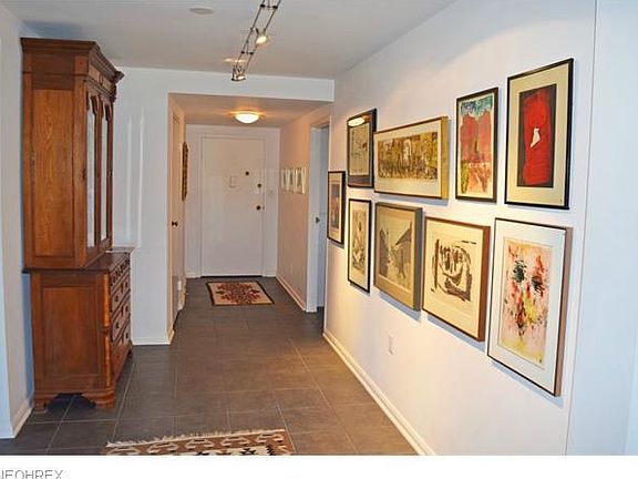 3rd image of 13800 Shaker Blvd APT 1002