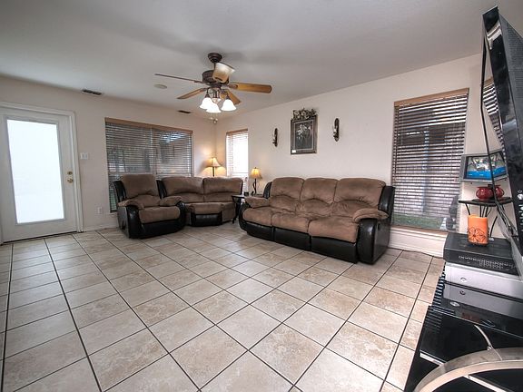 3rd image of 6717 Northgate Dr