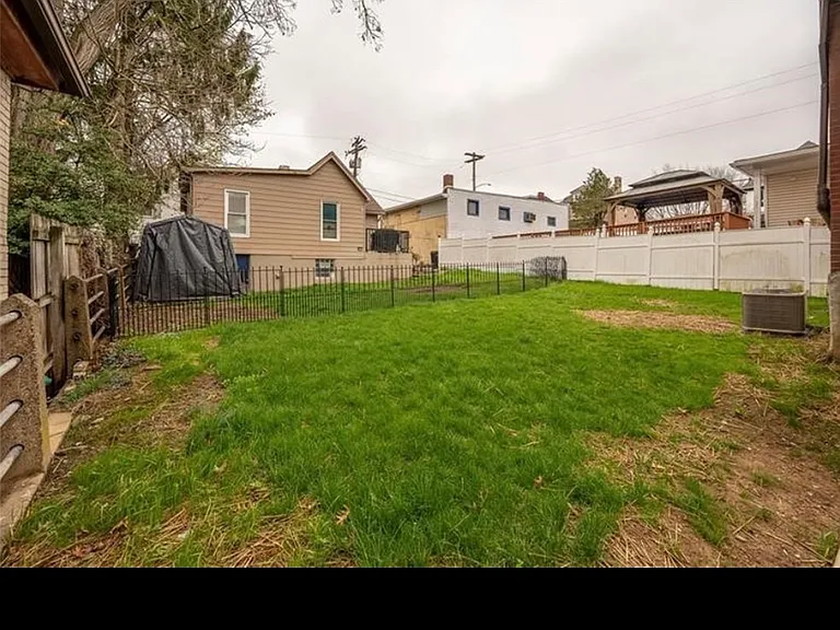 447 Steck St — Photo 29