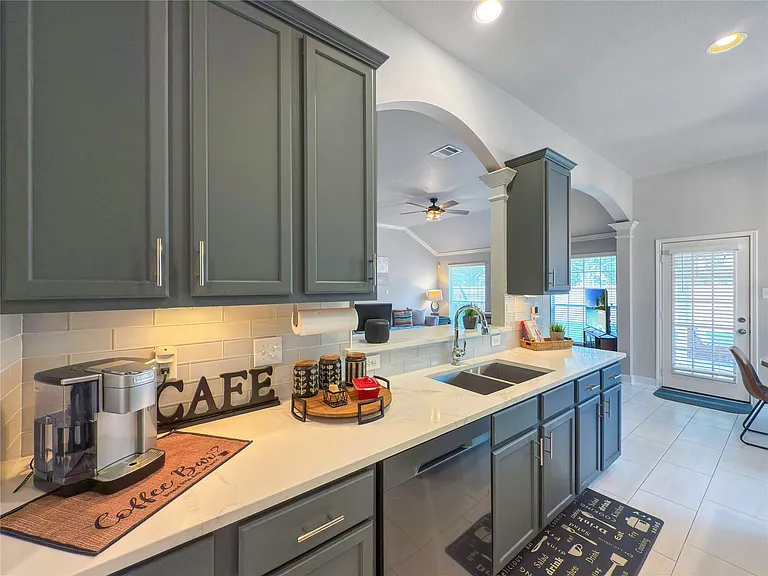 2516 Spring Landing Dr — Photo 11