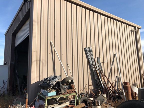 4th image of 9425 Pioneer Ave