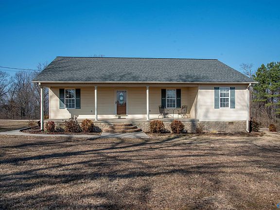 2nd image of 588 Latham Rd