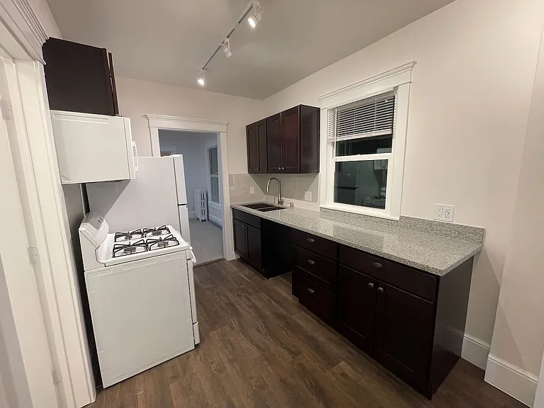 776 N 300 W #4 — Photo 3