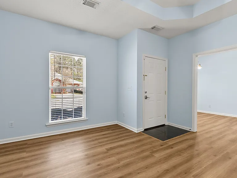 6402 Covington Villas Dr — Photo 18