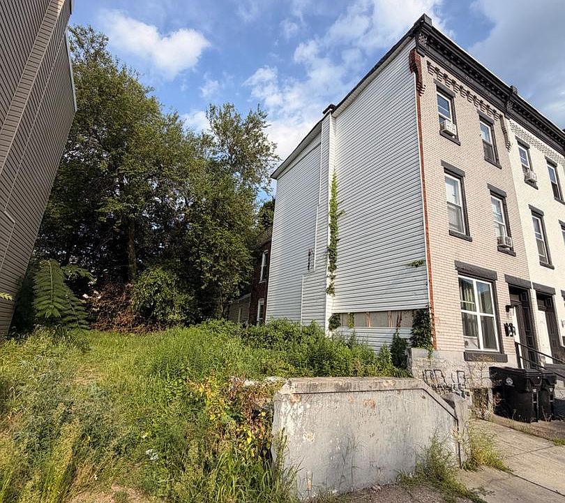 2nd image of 2139 N 4th St
