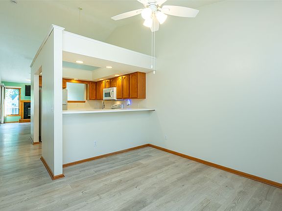 4th image of 4719 71st St