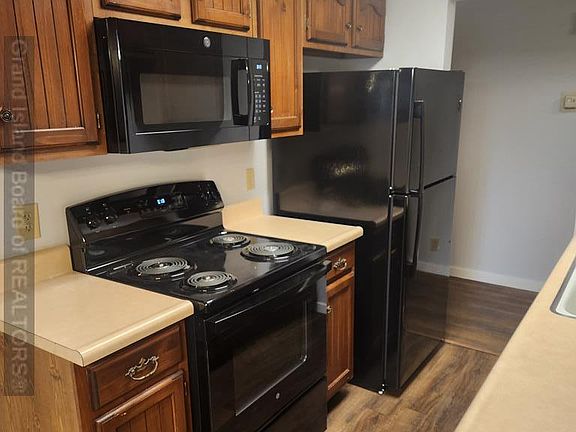 3rd image of 3027 W Capital Ave Suite 28