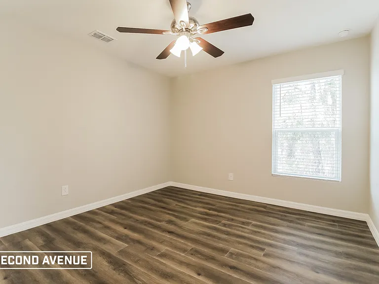 438 Reading St — Photo 10