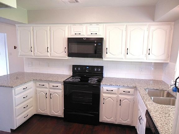 3rd image of 201 Tanglewood Ln