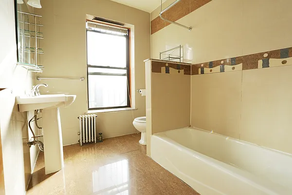 Rented by Metropolitan Property Group | media 9