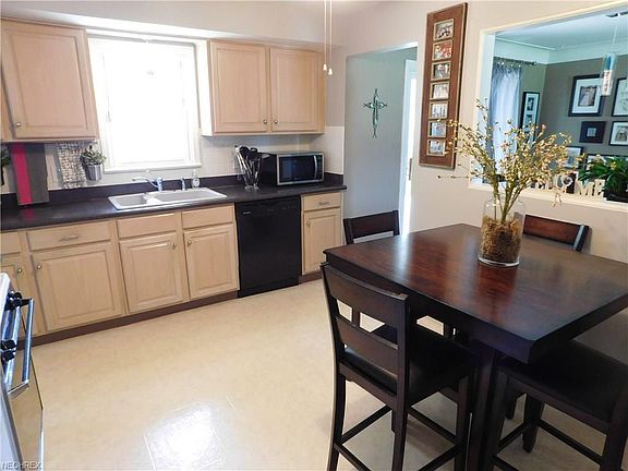 3rd image of 24901 Picone Ln